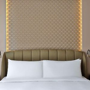 Gästezimmer mit Kingsize-Bett